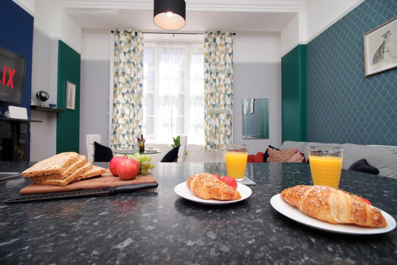 Апартаменты Sleek And Stylish 2 Bed In Clifton - Garden Бристоль Экстерьер фото